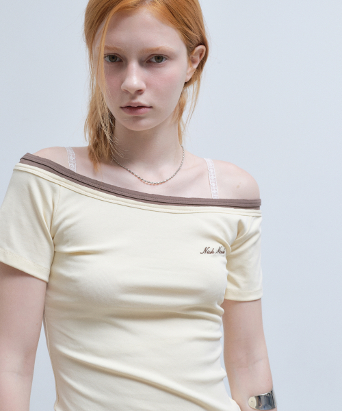 NICK&NICOLE(ニックアンドニコール)の「OFF-SHOULDER FRILL HALF TOP_CREAM(Tシャツ/カットソー・レディース・その他・FREE)」の3枚目の写真