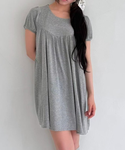hugi(ハギ)の「LUNA DROP PUFF DRESS / ルナドロップパフドレス(ドレス・レディース・グレー/ブラック/ホワイト・FREE)」の8枚目の写真