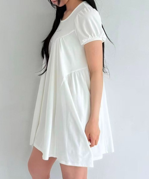 hugi(ハギ)の「LUNA DROP PUFF DRESS / ルナドロップパフドレス(ドレス・レディース・グレー/ブラック/ホワイト・FREE)」の5枚目の写真
