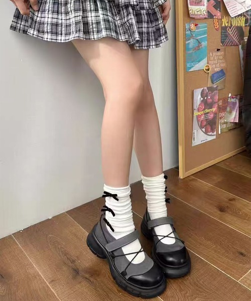 lulufa(ルルファ)の「コードデザイン 厚底 ボリュームソール メリージェーンシューズ スニーカー(パンプス・レディース・ブラック/グレー・LARGE/MEDIUM)」の6枚目の写真