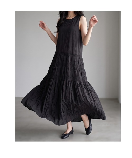umune(ウムネ)の「マキシワンピース ロング丈 ノースリーブ ローウエスト シャーリング ティアード 切替 ワッシャー加工 涼しい 清涼感 夏(ワンピース・レディース・ライトベージュ/オフホワイト/ブラック・FREE)」の20枚目の写真