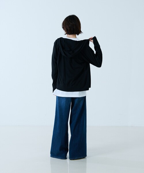 NANGA(ナンガ)の「【NANGA / ナンガ】Air Flex RASH GUARD ZIP PK W/リフレクタープリント ラッシュガードパーカー(Tシャツ/カットソー・レディース・ブラック/ホワイト/グレー・フリー)」の6枚目の写真