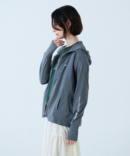 NANGA(ナンガ)の「【NANGA / ナンガ】Air Flex RASH GUARD ZIP PK W/リフレクタープリント ラッシュガードパーカー(Tシャツ/カットソー・レディース・ブラック/ホワイト/グレー・フリー)」の16枚目の写真