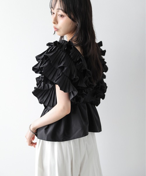 AMELY（エミリー）の「ラッフルフリル Ｖネックブラウス（シャツ/ブラウス・レディース・ホワイト/ブラック・フリー）」の5枚目の写真