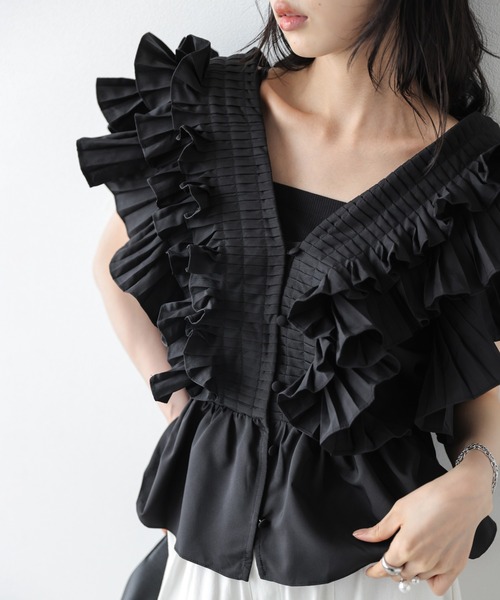 AMELY（エミリー）の「ラッフルフリル Ｖネックブラウス（シャツ/ブラウス・レディース・ホワイト/ブラック・フリー）」の9枚目の写真