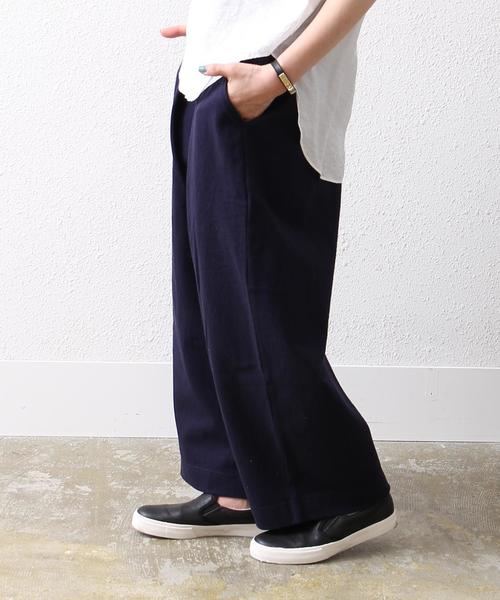 coen（コーエン）の「カットタックワイドパンツ（ブラック⇒WEB限定カラー）（その他パンツ・レディース・ブラック/グレー/ネイビー・LARGE/MEDIUM）」の3枚目の写真