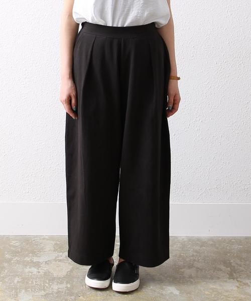 coen（コーエン）の「カットタックワイドパンツ（ブラック⇒WEB限定カラー）（その他パンツ・レディース・ブラック/グレー/ネイビー・LARGE/MEDIUM）」の4枚目の写真