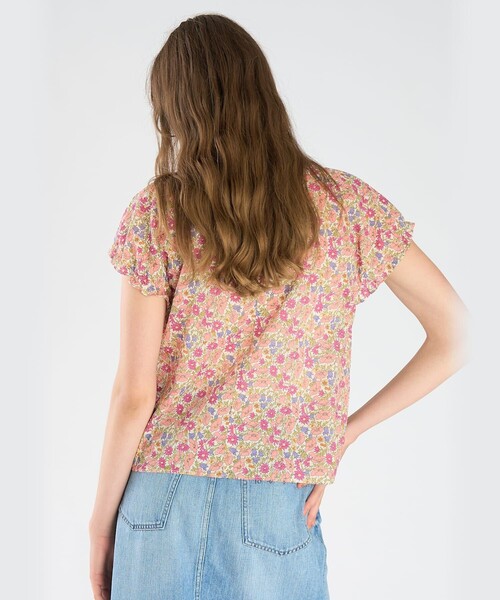To b. by agnes b.(トゥービーバイアニエスベー)の「フラワープリント コットン ショートスリーブ ブラウス(シャツ/ブラウス・レディース・ピンク・36/40/38)」の4枚目の写真
