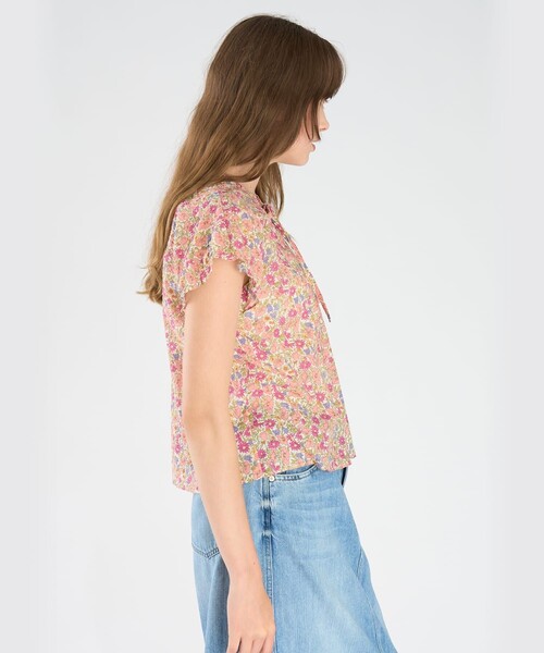 To b. by agnes b.(トゥービーバイアニエスベー)の「フラワープリント コットン ショートスリーブ ブラウス(シャツ/ブラウス・レディース・ピンク・36/40/38)」の5枚目の写真