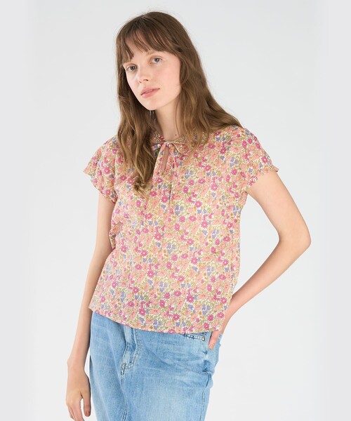 To b. by agnes b.(トゥービーバイアニエスベー)の「フラワープリント コットン ショートスリーブ ブラウス(シャツ/ブラウス・レディース・ピンク・36/40/38)」の1枚目の写真