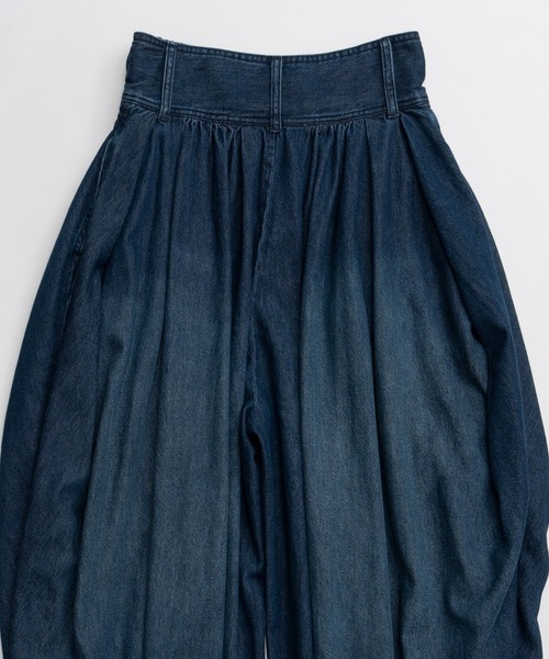 MAISON SPECIAL（メゾンスペシャル）の「Volume Denim Pants/ボリュームデニムパンツ（その他パンツ・レディース・ブラック/ブルー・36/38）」の17枚目の写真
