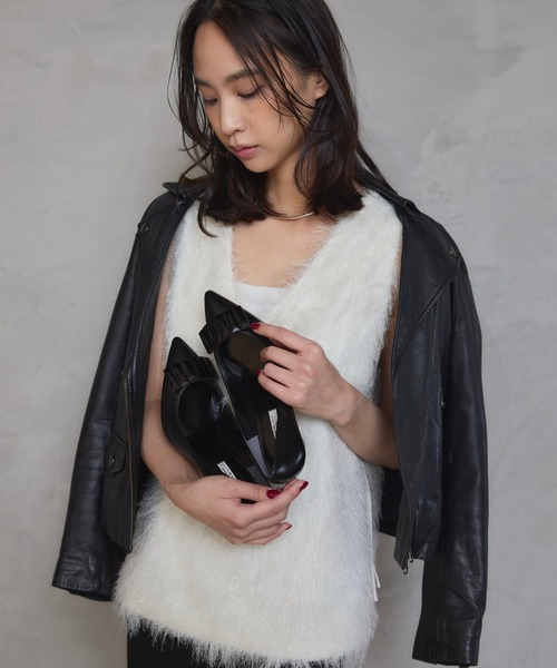 SEVEN TWELVE THIRTY(セヴントゥエルヴサーティー)の「LovelyWalk ビジュー付きポインテッドパンプス(パンプス・レディース・ブラック・24.5cm/24cm/23.5cm/23cm/22.5cm/22cm)」の4枚目の写真