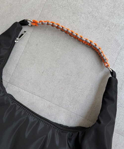 OUTDOOR PRODUCTS(アウトドアプロダクツ)の「パラコードパフトート(トートバッグ・メンズ・ブラック系その他/ネイビー/ブラック・FREE)」の6枚目の写真
