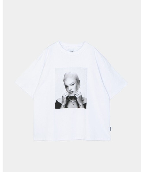 APPLEBUM(アップルバム)の「”QB” T-shirt(Tシャツ/カットソー・メンズ・ホワイト・MEDIUM/LARGE/X-LARGE/XX-LARGE)」の1枚目の写真