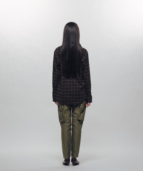 KEISUKEYOSHIDA（ケイスケヨシダ）の「Ruffle-Trimmed Plaid Flannel Shirt（シャツ/ブラウス・レディース・ネイビー/カーキ・M/S）」の5枚目の写真