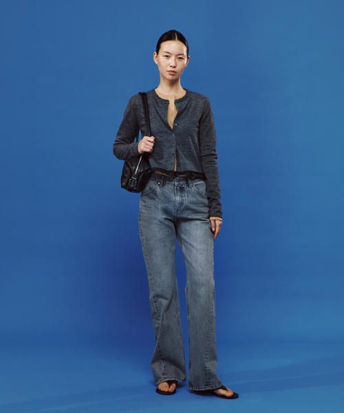PLAC WOMEN(プレイス・ウィメン)の「フリル配色クロップニットカーディガンチャコール(カーディガン/ボレロ・レディース・チャコール・SMALL/MEDIUM)」の2枚目の写真