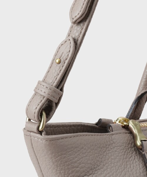 TOFF&LOADSTONE（トフアンドロードストーン）の「Wing shoulder （ウィング ショルダー）（ショルダーバッグ・レディース・サンドベージュ/ブラック/ホワイト系/ネイビー系6・00）」の17枚目の写真