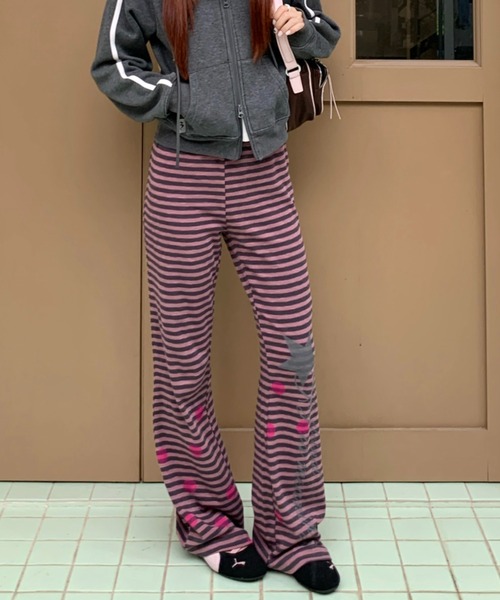 AsRiRe(アスリレイ)の「26aw スタープリントボーダーストレッチフレアパンツ(その他パンツ・レディース・パープル/グリーン・M)」の1枚目の写真