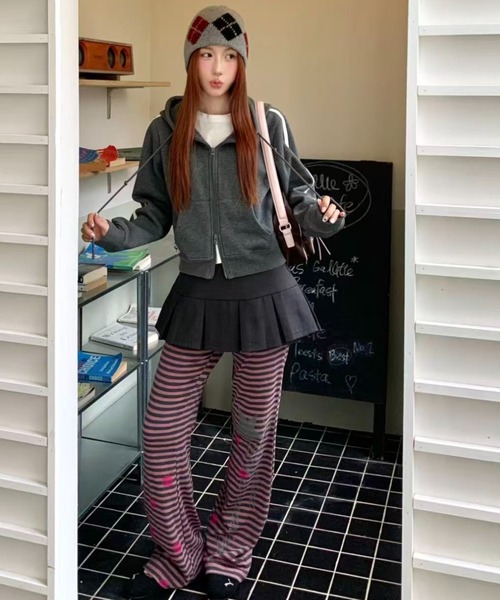 AsRiRe(アスリレイ)の「26aw スタープリントボーダーストレッチフレアパンツ(その他パンツ・レディース・パープル/グリーン・M)」の17枚目の写真