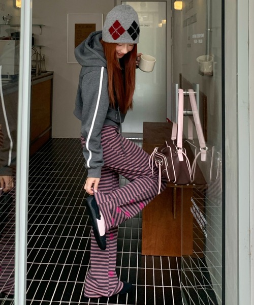 AsRiRe(アスリレイ)の「26aw スタープリントボーダーストレッチフレアパンツ(その他パンツ・レディース・パープル/グリーン・M)」の19枚目の写真