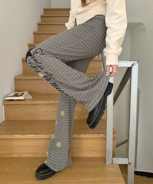 AsRiRe(アスリレイ)の「26aw スタープリントボーダーストレッチフレアパンツ(その他パンツ・レディース・パープル/グリーン・M)」の13枚目の写真