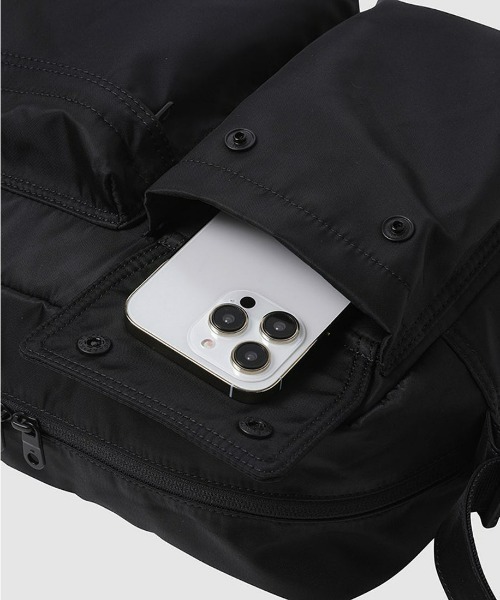 UMBRO(アンブロ)の「UMBRO/アンブロ KOREA COLLECTION Cross bag(ショルダーバッグ・メンズ・ブラック・FREE)」の11枚目の写真