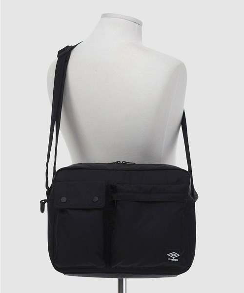 UMBRO(アンブロ)の「UMBRO/アンブロ KOREA COLLECTION Cross bag(ショルダーバッグ・メンズ・ブラック・FREE)」の2枚目の写真