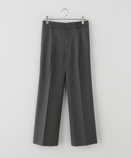Spick & Span(スピックアンドスパン)の「《セットアップ可》サキソニータックイージーストレートパンツ(スラックス・レディース・チャコールグレー/ベージュ・38/36)」の1枚目の写真