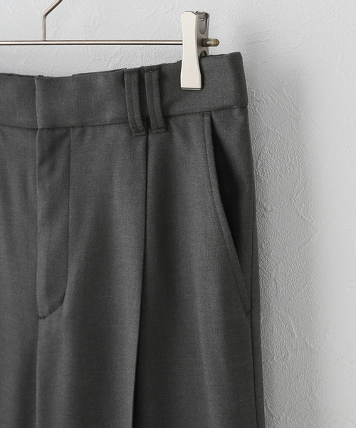 Spick & Span(スピックアンドスパン)の「《セットアップ可》サキソニータックイージーストレートパンツ(スラックス・レディース・チャコールグレー/ベージュ・38/36)」の5枚目の写真