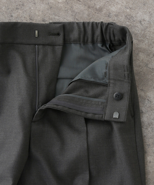 Spick & Span(スピックアンドスパン)の「《セットアップ可》サキソニータックイージーストレートパンツ(スラックス・レディース・チャコールグレー/ベージュ・38/36)」の6枚目の写真