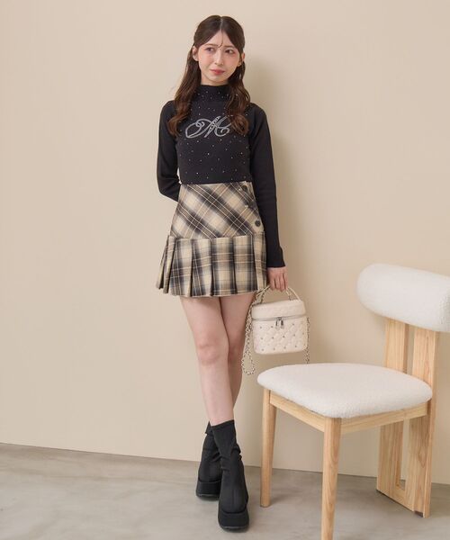 MAJESTIC LEGON（マジェスティックレゴン）の「パールビジューキラキラニットトップス（ニット/セーター・レディース・ブラック/ブルー/アイボリー・MEDIUM）」の19枚目の写真