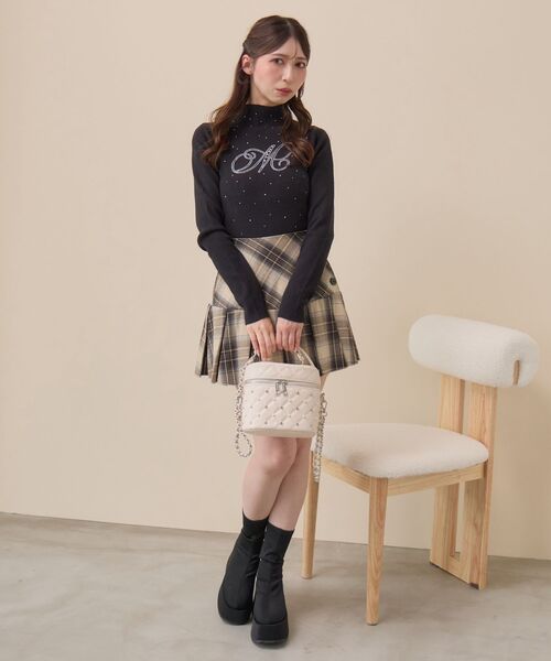 MAJESTIC LEGON（マジェスティックレゴン）の「パールビジューキラキラニットトップス（ニット/セーター・レディース・ブラック/ブルー/アイボリー・MEDIUM）」の21枚目の写真