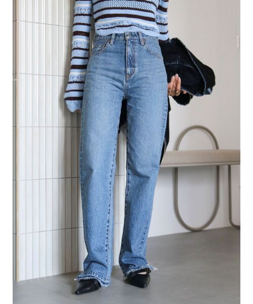 Ungrid(アングリッド)の「カットオフスリムストレートデニム(デニムパンツ・レディース・インディゴブルー/ブルー・25inch/24inch/26inch)」の9枚目の写真