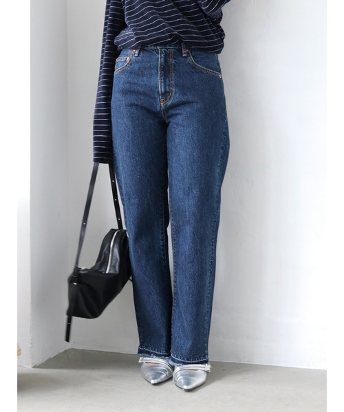 Ungrid(アングリッド)の「カットオフスリムストレートデニム(デニムパンツ・レディース・インディゴブルー/ブルー・25inch/24inch/26inch)」の2枚目の写真