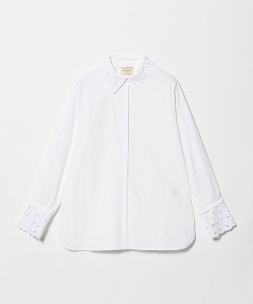 UNITED ARROWS(ユナイテッドアローズ)の「4WAY エンブロイダリー バンドカラー シャツ(シャツ/ブラウス・レディース・ホワイト/ベージュ/ライトブルー/ネイビー・FREE)」の2枚目の写真