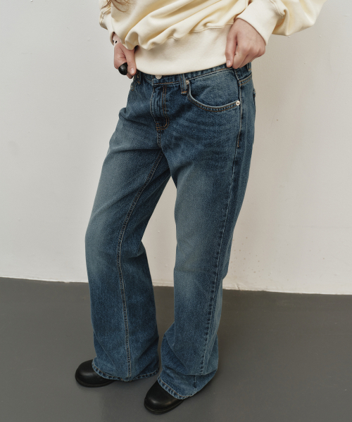 NICK&NICOLE(ニックアンドニコール)の「フェードストレートデニムパンツ_ブルー(デニムパンツ・レディース・ブルー・SMALL/MEDIUM/LARGE)」の3枚目の写真