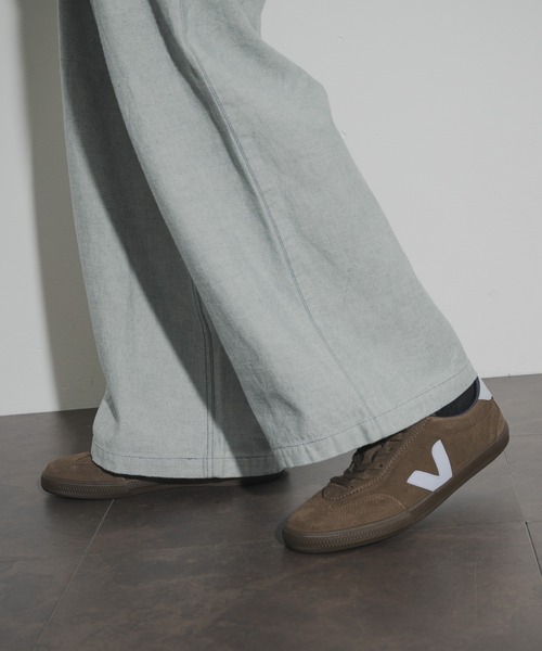 THE GOODLAND MARKET(ザグッドランドマーケット)の「veja VOLLEY EAGLE SWAN M(スニーカー・メンズ・ブラウン・43/42/41)」の2枚目の写真