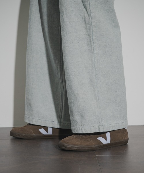 THE GOODLAND MARKET(ザグッドランドマーケット)の「veja VOLLEY EAGLE SWAN M(スニーカー・メンズ・ブラウン・43/42/41)」の3枚目の写真