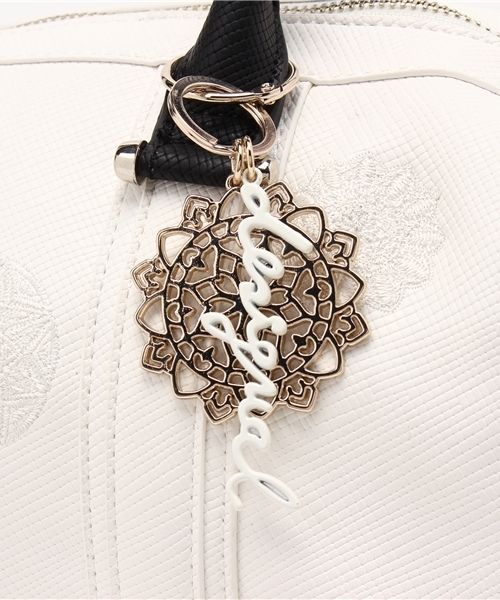 Desigual（デシグアル）の「「Desigual/デシグアル」刺繍入りボストンバッグ（ボストンバッグ・レディース・ホワイト×ブラック・ONE SIZE）」の9枚目の写真