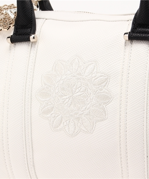 Desigual（デシグアル）の「「Desigual/デシグアル」刺繍入りボストンバッグ（ボストンバッグ・レディース・ホワイト×ブラック・ONE SIZE）」の12枚目の写真