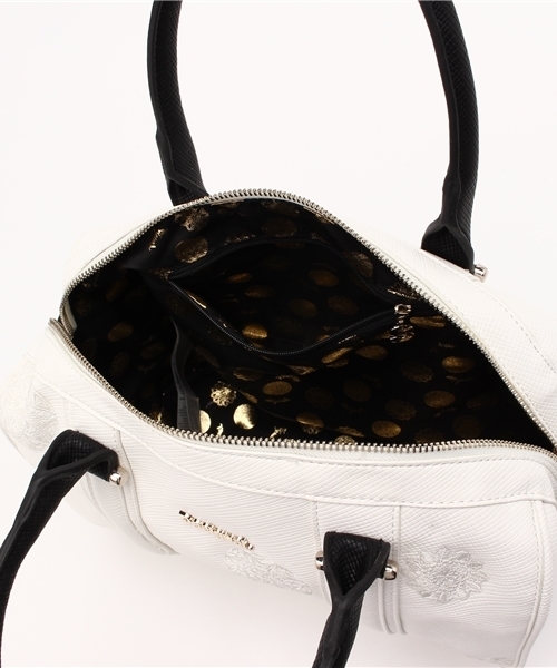 Desigual（デシグアル）の「「Desigual/デシグアル」刺繍入りボストンバッグ（ボストンバッグ・レディース・ホワイト×ブラック・ONE SIZE）」の2枚目の写真