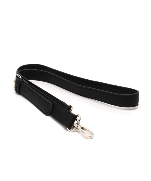 Desigual（デシグアル）の「「Desigual/デシグアル」刺繍入りボストンバッグ（ボストンバッグ・レディース・ホワイト×ブラック・ONE SIZE）」の4枚目の写真