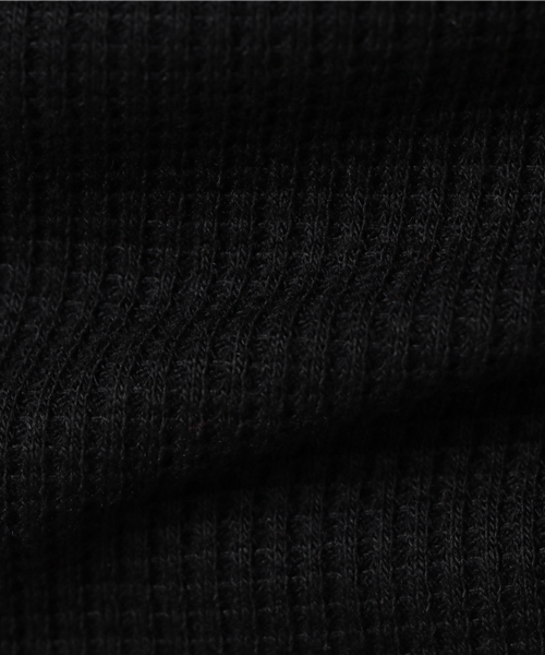 Re:EDIT（リエディ）の「[表情豊かなワッフル地を採用した女っぽトップス。]バックツイストワッフルトップストップス/ニットトップス[リエディ]（ニット/セーター・レディース・オレンジ/オフホワイト/ブラック・MEDIUM/LARGE）」の7枚目の写真