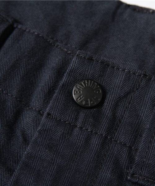 A BATHING APE(アベイシングエイプ)の「HBT 5POCKET PANTS(その他パンツ・メンズ・ネイビー/オリーブドラブ・MEDIUM/LARGE/X-LARGE/SMALL/XX-LARGE)」の11枚目の写真