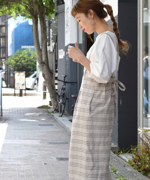 w closet（ダブルクローゼット）の「リネン混チェック柄サス付きパンツ（その他パンツ・レディース・ベージュ/グレー・FREE）」の13枚目の写真