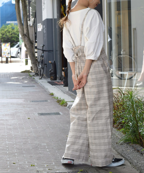 w closet（ダブルクローゼット）の「リネン混チェック柄サス付きパンツ（その他パンツ・レディース・ベージュ/グレー・FREE）」の15枚目の写真