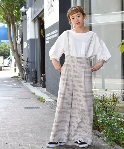 w closet（ダブルクローゼット）の「リネン混チェック柄サス付きパンツ（その他パンツ・レディース・ベージュ/グレー・FREE）」の6枚目の写真