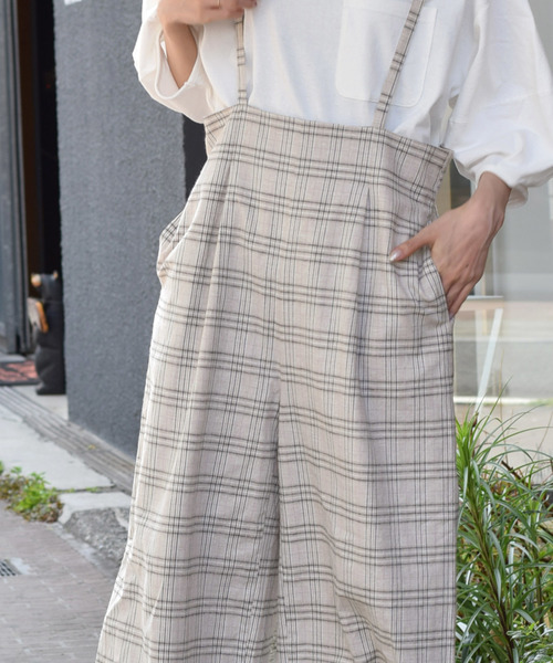 w closet（ダブルクローゼット）の「リネン混チェック柄サス付きパンツ（その他パンツ・レディース・ベージュ/グレー・FREE）」の12枚目の写真