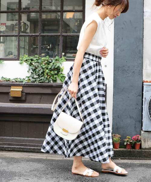 M y u(ミュー)の「ZOZO限定★ギンガムチェックフレアスカート(スカート・レディース・ブルー系その他/ブルー系その他2/ブラック系その他/ブラック系その他2・FREE)」の2枚目の写真