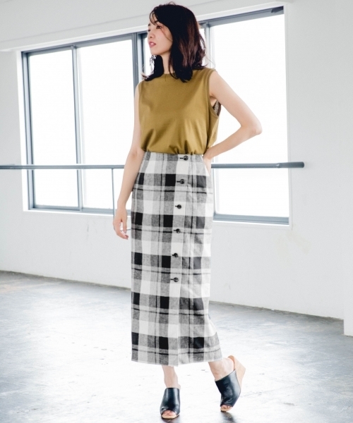 A part by（アパートバイ）の「CLボタンチェックタイトスカート 800766（スカート・レディース・ブラック系その他/ブラウン系その他・MEDIUM/LARGE）」の3枚目の写真